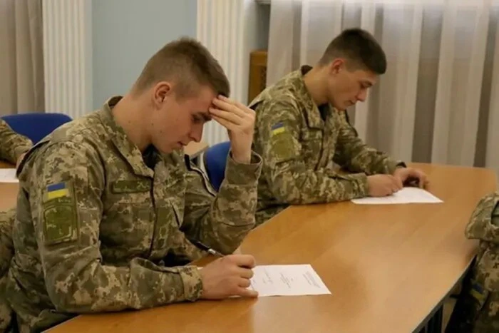 Military academy cadets have received an increased scholarship