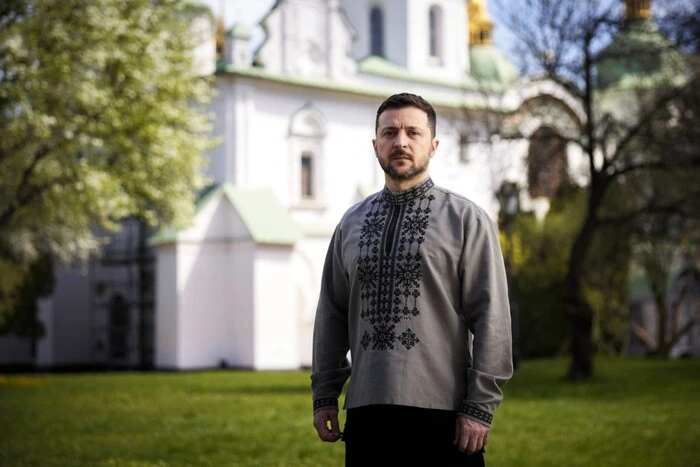 Президент привітав українців з Великоднем