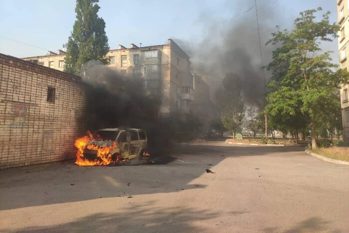 In Kherson, Russians destroyed a Red Cross vehicle
