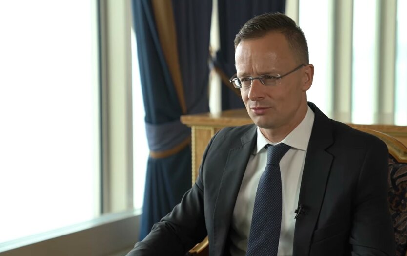 Сійярто роздмухує міф про руйнівний план фон дер Ляйєн та Зеленського