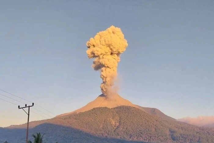 In Indonesien ist der Vulkan Levotobi Laki-Laki «wach geworden»