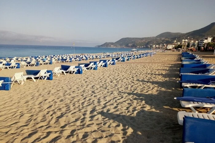 Puste plaże i hotele: eksperci wyjaśniają, dlaczego kurorty w Turcji umierają
