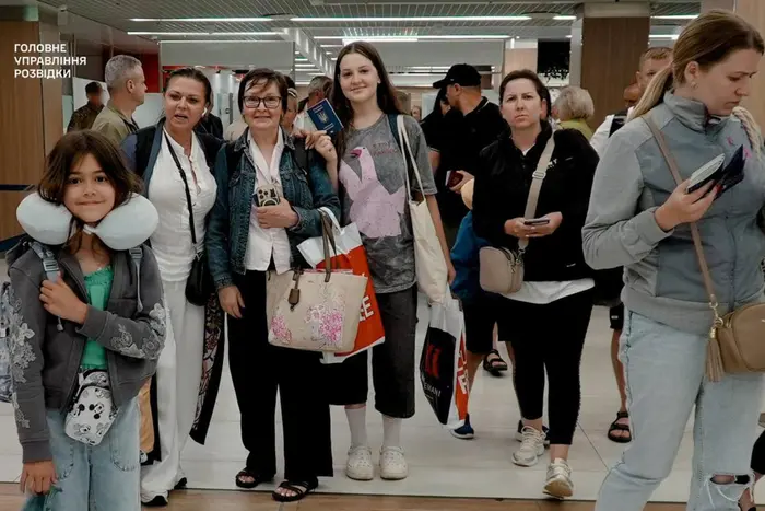 ГУР та МЗС евакуювали 133 українців з Ізраїлю (фото)