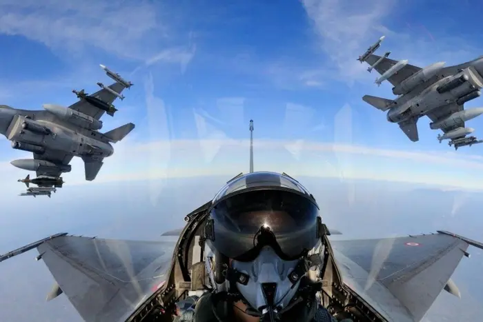 W nocy, odpierając atak Rosji, zginął pilot F-16 Maksym Ustymenko