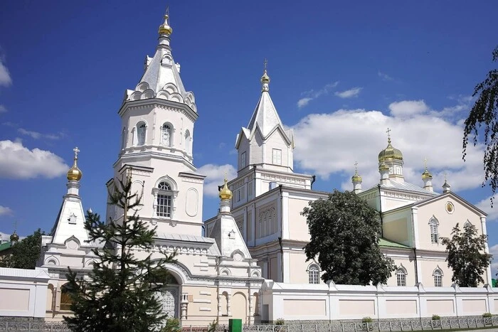 Kazus z rezerwacją księży. Państwo zaliczyło do krytycznie ważnych żeński klasztor, podlegający… patriarchatowi Kiryłowi