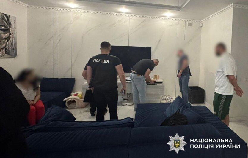 Лучший друг Гусакова пытался сбежать на автомобиле и наехал на полицейского: что известно о задержании