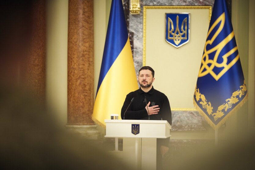 Зеленский выступает на пресс-конференции