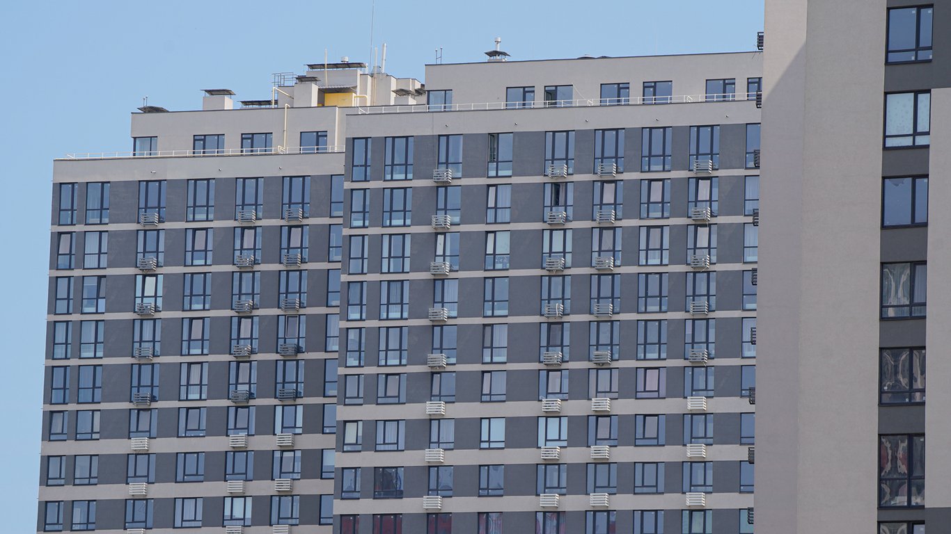 Apartment Building - What Belongs to All Residents