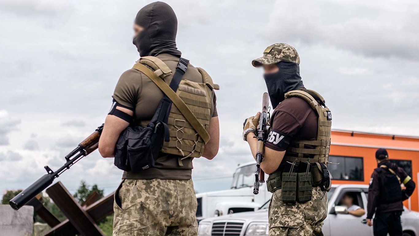 Працівник СБУ розголосив держтаємницю — що вирішив суд