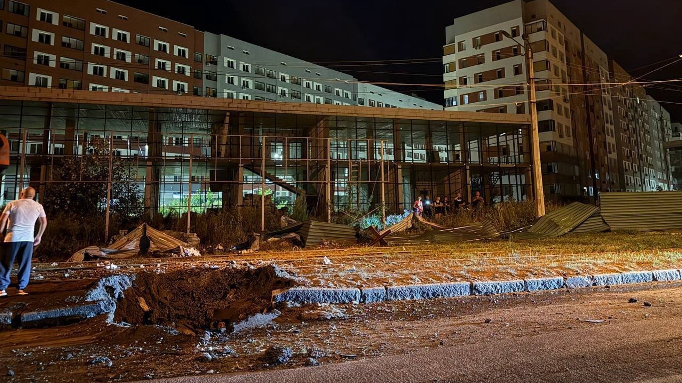 The enemy attacked Kharkiv - fires and destruction in the city