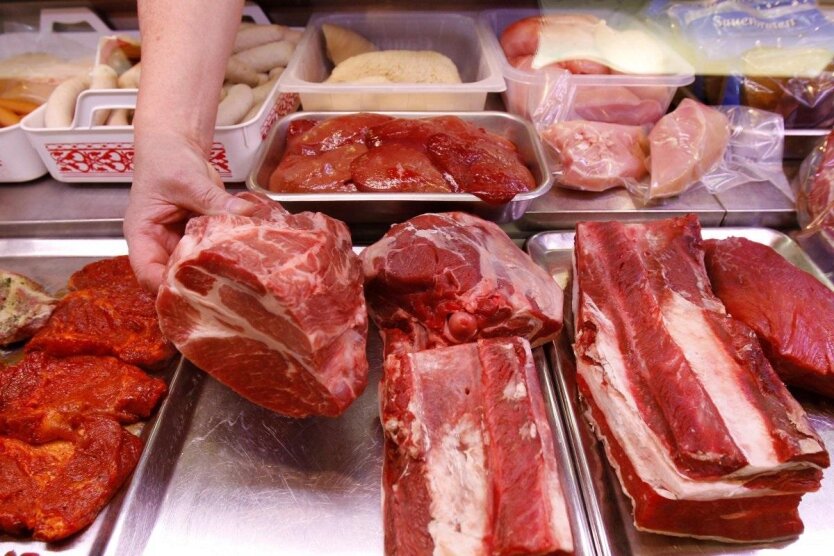 Fleischpreise übertreffen die Inflation: Wie viel die Ukrainer für Hähnchen, Schweine- und Rindfleisch bezahlen werden